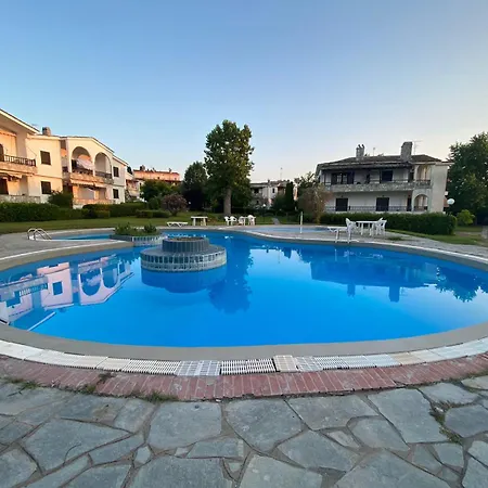 Meltemi Rock House بيت للعطل